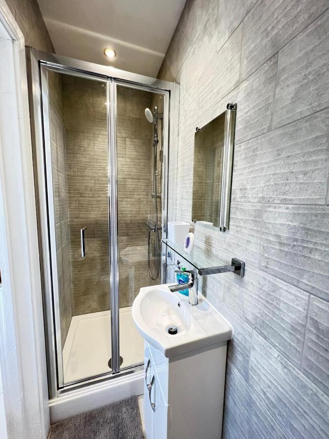 New Self Contained Flat,In Hayes, Free Parking Hotel Northolt  Exterior photo
